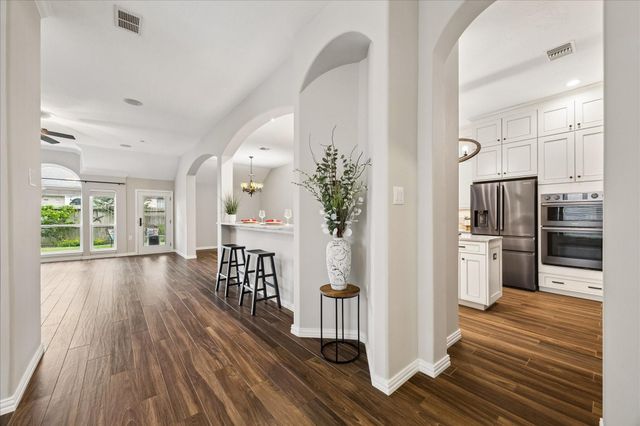 140 Greenridge Circle, League City, TX 77573