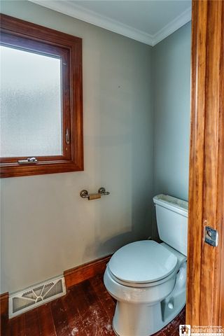 72 Oakbrook Drive, West Seneca, NY 14224