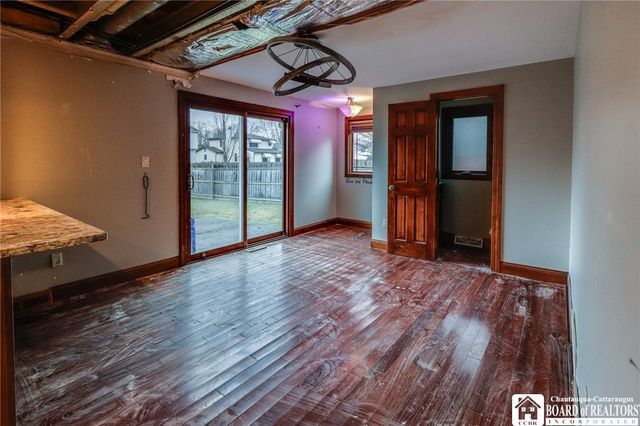 72 Oakbrook Drive, West Seneca, NY 14224