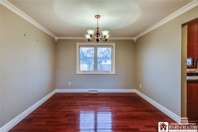 72 Oakbrook Drive, West Seneca, NY 14224