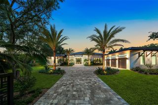 10860 SW 67th Ct, Pinecrest, FL 33156