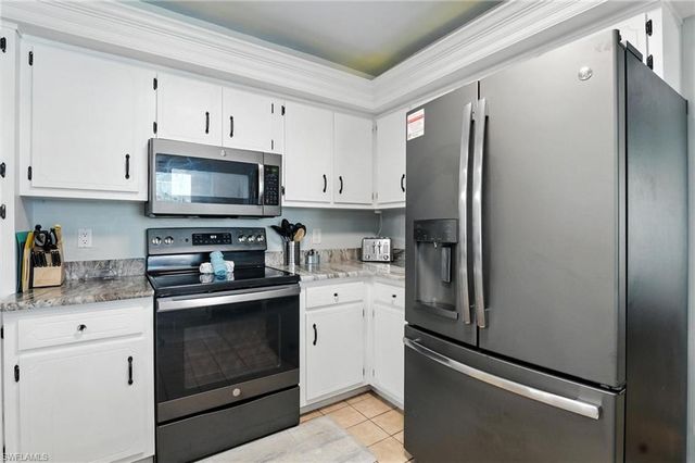 28 SE 12th AVE, Cape Coral, FL 33990