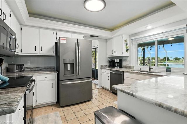 28 SE 12th AVE, Cape Coral, FL 33990