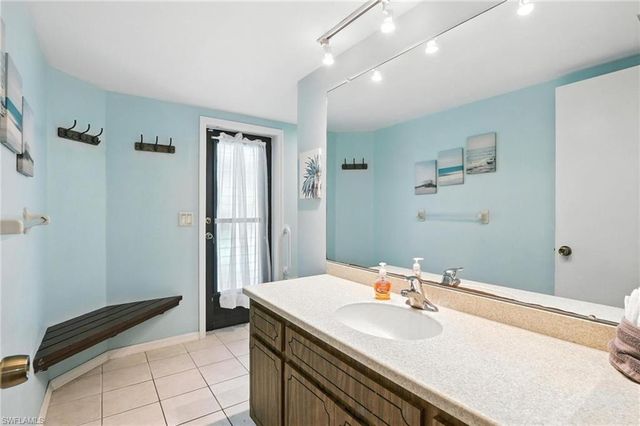 28 SE 12th AVE, Cape Coral, FL 33990