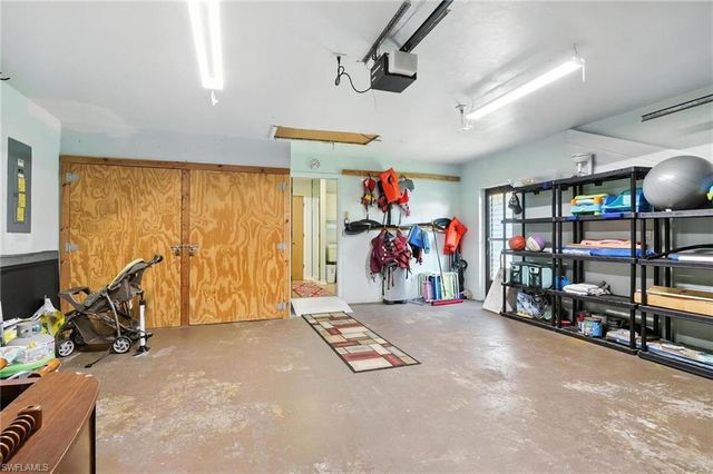 28 SE 12th AVE, Cape Coral, FL 33990