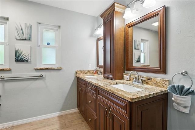 28 SE 12th AVE, Cape Coral, FL 33990