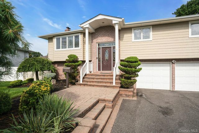 66 Harvest Lane, Commack, NY 11725