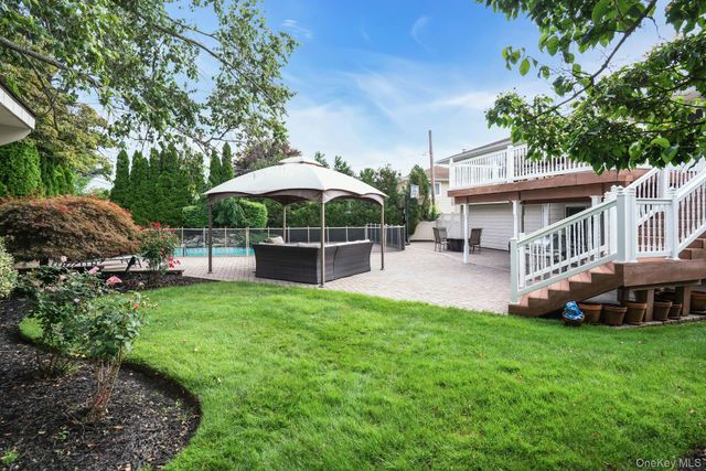 66 Harvest Lane, Commack, NY 11725