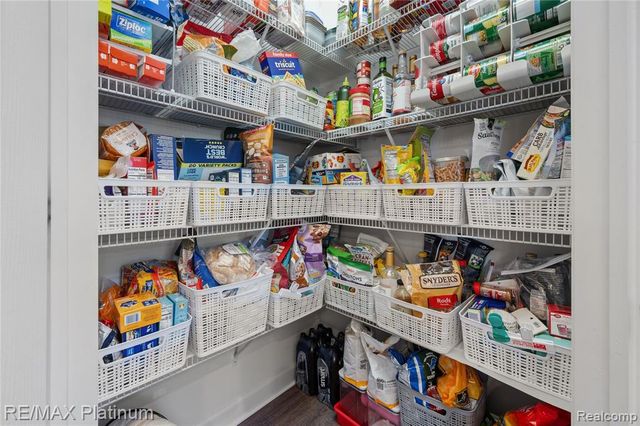 8209 Lee Road, Brighton, MI 48116