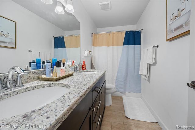 8209 Lee Road, Brighton, MI 48116