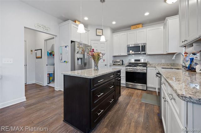 8209 Lee Road, Brighton, MI 48116