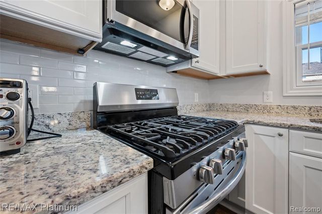 8209 Lee Road, Brighton, MI 48116