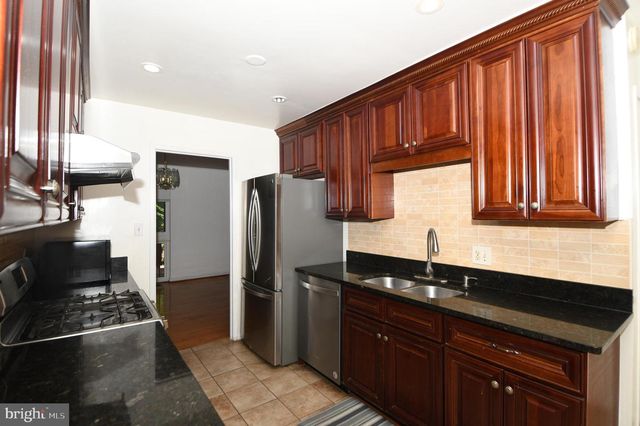 8147 INVERNESS RIDGE RD, Potomac, MD 20854