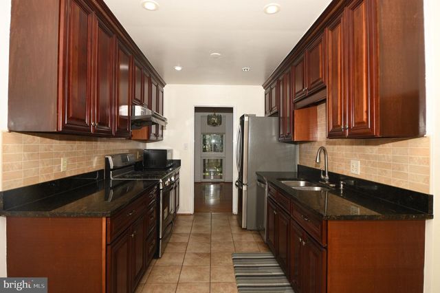 8147 INVERNESS RIDGE RD, Potomac, MD 20854