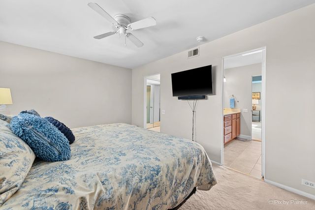 436 W Russell Street 5-436, Barrington, IL 60010