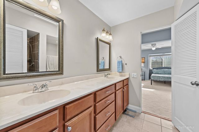 436 W Russell Street 5-436, Barrington, IL 60010