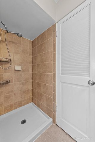 436 W Russell Street 5-436, Barrington, IL 60010