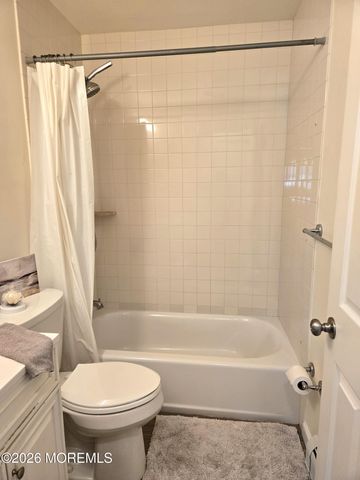 17 Dixie Lane B, Jackson, NJ 08527