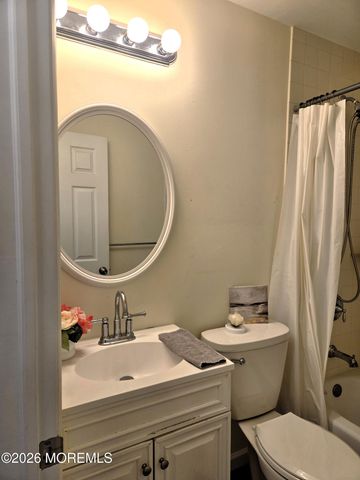 17 Dixie Lane B, Jackson, NJ 08527