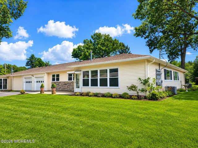 17 Dixie Lane B, Jackson, NJ 08527