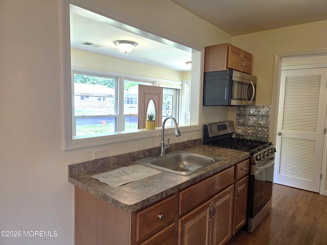 17 Dixie Lane B, Jackson, NJ 08527