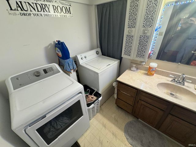 2401 S Rogers Street, Bloomington, IN 47403