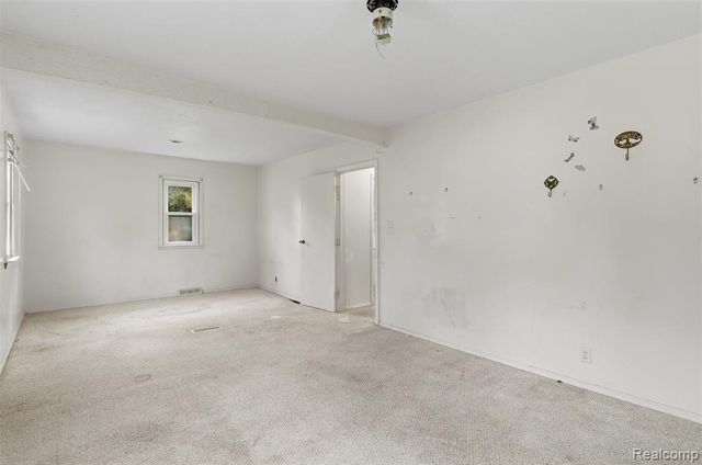 5121 Lippincott Boulevard, Burton, MI 48519