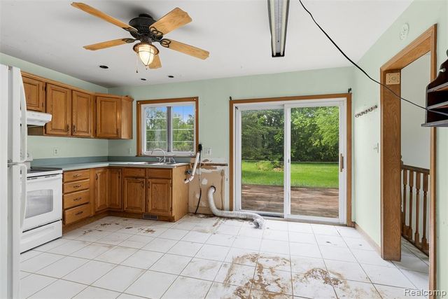 5121 Lippincott Boulevard, Burton, MI 48519