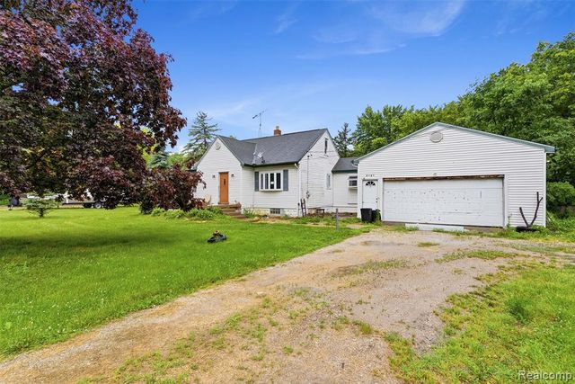 5121 Lippincott Boulevard, Burton, MI 48519