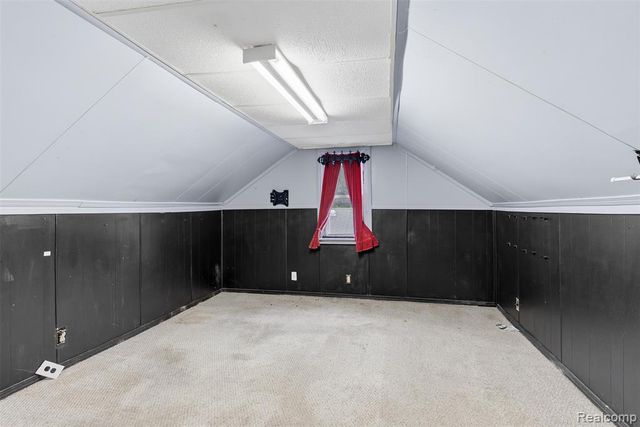 5121 Lippincott Boulevard, Burton, MI 48519