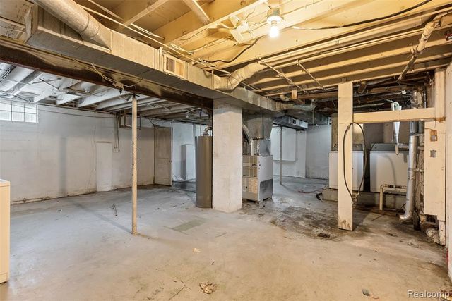 5121 Lippincott Boulevard, Burton, MI 48519