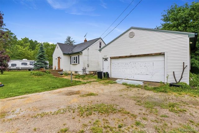 5121 Lippincott Boulevard, Burton, MI 48519