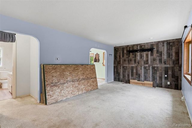 5121 Lippincott Boulevard, Burton, MI 48519
