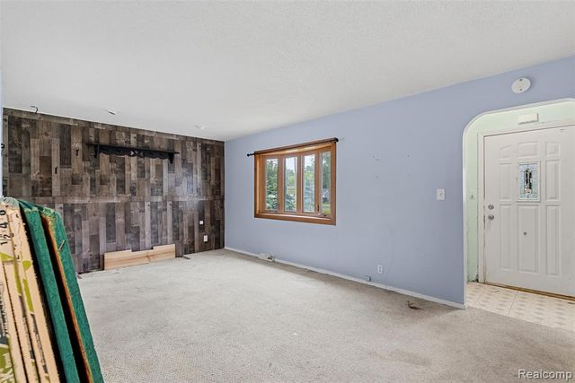 5121 Lippincott Boulevard, Burton, MI 48519