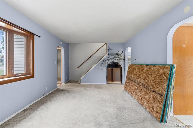 5121 Lippincott Boulevard, Burton, MI 48519
