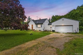 5121 Lippincott Boulevard, Burton, MI 48519