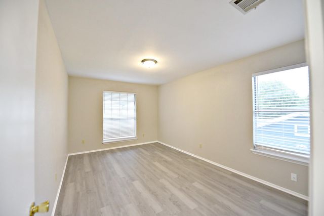 12801 Margit DR, Austin, TX 78729