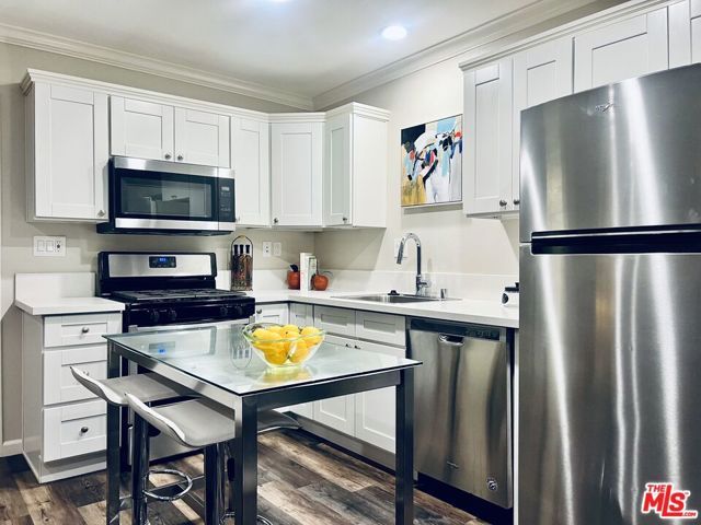 1618 N Kenmore Avenue 6, Los Angeles, CA 90027