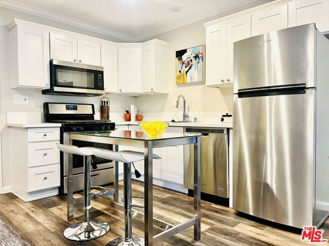 1618 N Kenmore Avenue 6, Los Angeles, CA 90027