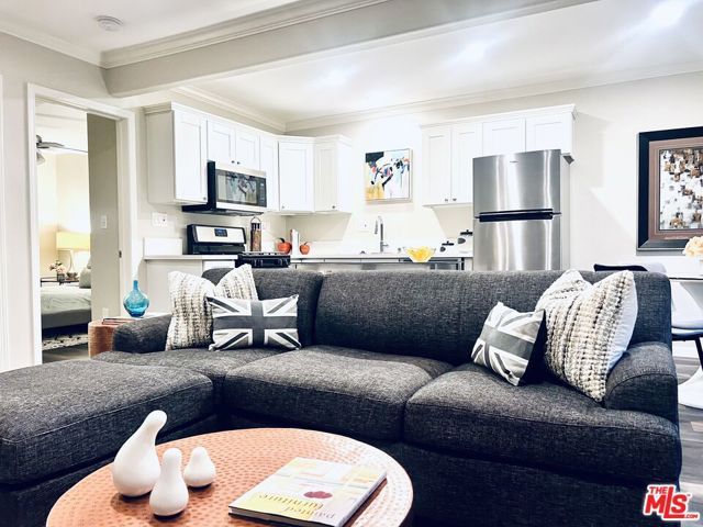 1618 N Kenmore Avenue 6, Los Angeles, CA 90027