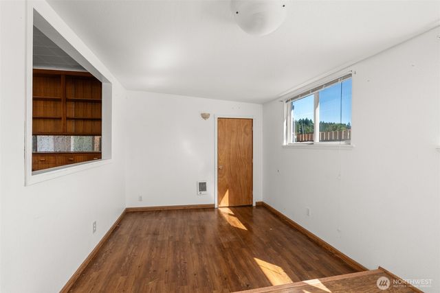 402 N 10th Street, Elma, WA 98541