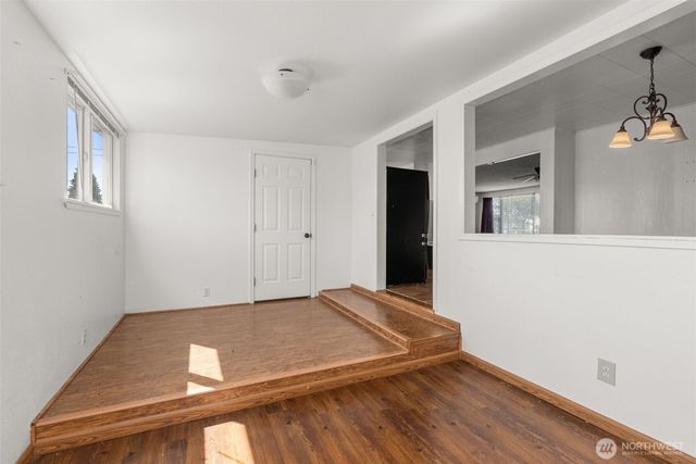 402 N 10th Street, Elma, WA 98541