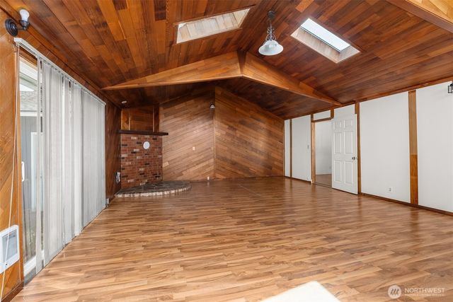 402 N 10th Street, Elma, WA 98541