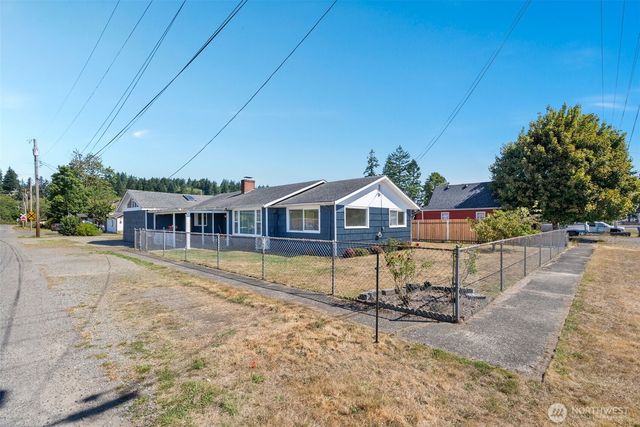 402 N 10th Street, Elma, WA 98541