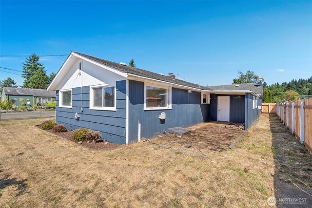 402 N 10th Street, Elma, WA 98541