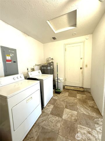 10517 Addison Street SW, Lakewood, WA 98499