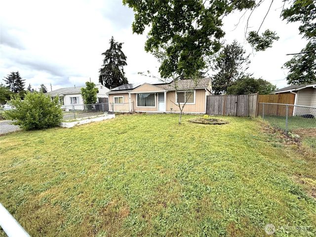 10517 Addison Street SW, Lakewood, WA 98499