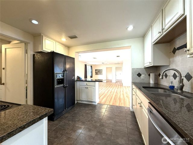 10517 Addison Street SW, Lakewood, WA 98499