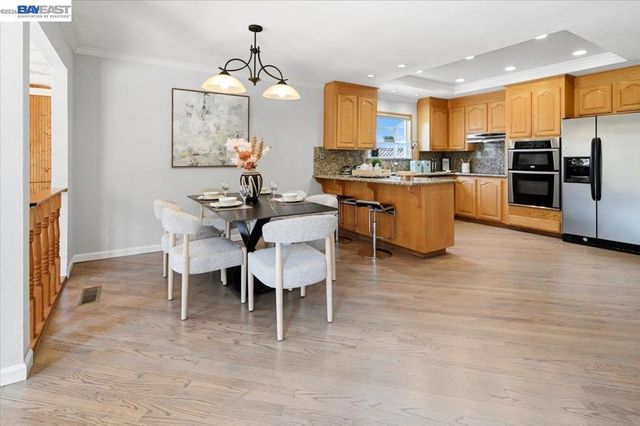 6360 Shorewood Ct, Pleasanton, CA 94588