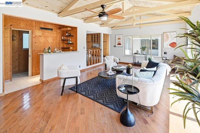 6360 Shorewood Ct, Pleasanton, CA 94588
